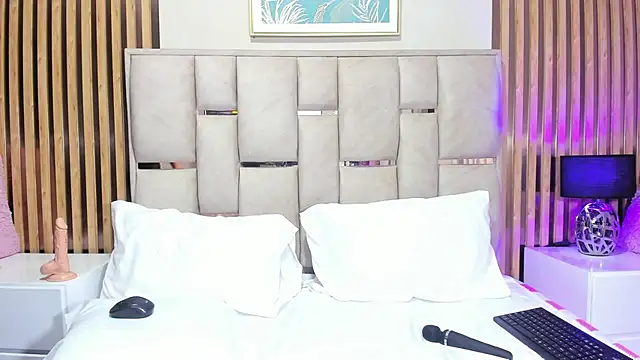 emma evanss   online show from March 17, 11:46 am