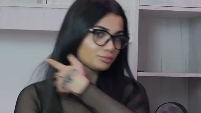 MayaMadison online show from February 8, 9:29 pm