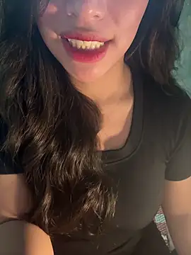 QuynhAnh 2k1 online show from February 5, 9:47 am