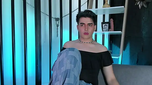 Snapshot of noahWolff_ chatting on February 19, 4:19 am noahWolff online show from February 19, 4:19 am