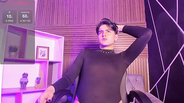 Snapshot of noahWolff_ chatting on February 25, 4:33 am noahWolff online show from February 25, 4:33 am