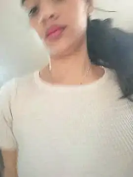 Snapshot of cynliu chatting on April 27, 5:00 pm cynliu online show from April 27, 5:00 pm