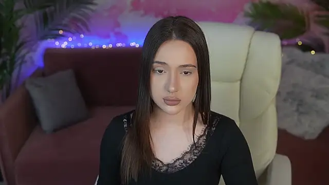 Snapshot of OliviaMoore_ chatting on May 4, 6:59 pm OliviaMoore online show from May 4, 6:59 pm