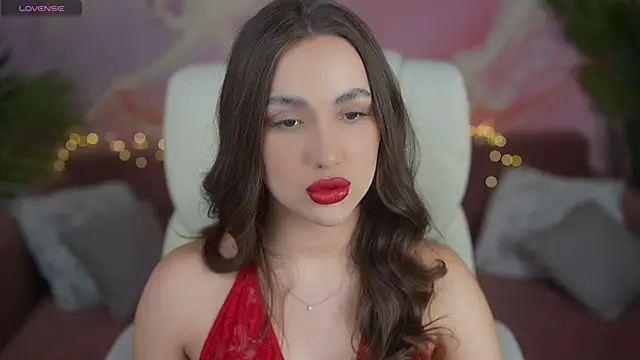 OliviaMoore  online show from July 24, 7:01 pm
