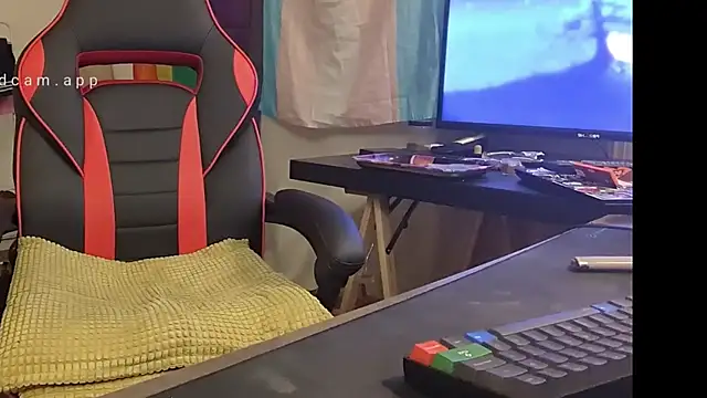 Snapshot of LovelyMeli chatting on February 21, 9:43 am LovelyMeli online show from February 21, 9:43 am