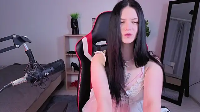 Snapshot of Maria_trend chatting on February 17, 6:47 pm Maria trend online show from February 17, 6:47 pm