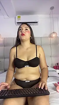 Snapshot of Dakota_Hills chatting on February 18, 1:18 pm Dakota Hills online show from February 18, 1:18 pm