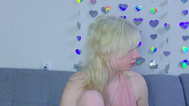 BladeSonya online show from March 8, 9:07 pm