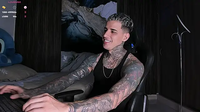 trisstann  online show from February 25, 11:25 pm