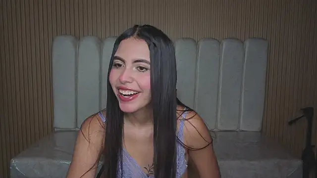 Snapshot of Perla_lovely_ chatting on February 12, 12:33 pm Perla lovely online show from February 12, 12:33 pm