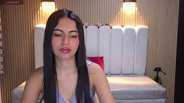 Perla lovely  online show from April 18, 12:09 pm