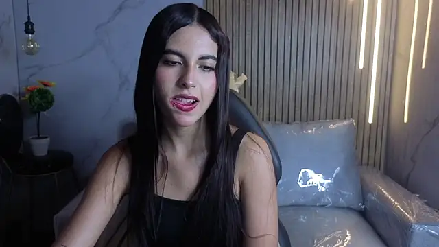 Snapshot of Perla_lovely_ chatting on May 27, 12:24 pm Perla lovely online show from May 27, 12:24 pm