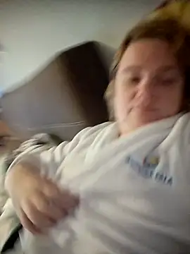 Snapshot of VitniKis chatting on February 17, 6:43 am VitniKis online show from February 17, 6:43 am