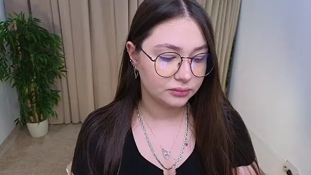 vanessaparadiza online show from February 20, 2:39 pm