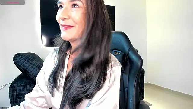 Snapshot of Emma_Mendozaa chatting on June 9, 11:33 am Emma Mendozaa online show from June 9, 11:33 am