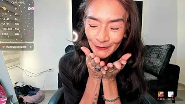 Snapshot of Emma_Mendozaa chatting on June 13, 11:30 am Emma Mendozaa online show from June 13, 11:30 am