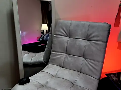 mary luckaysha  online show from March 24, 7:19 pm