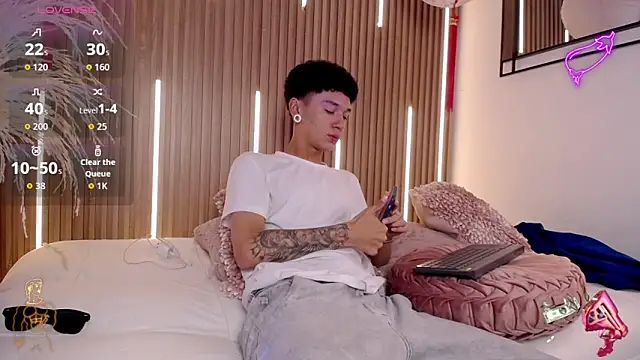 David Banks  online show from March 9, 12:20 pm