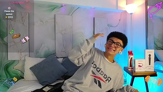 David Banks  online show from April 13, 12:43 pm