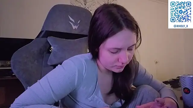 Snapshot of Holy_Kveta chatting on February 8, 2:48 am Holy Kveta online show from February 8, 2:48 am