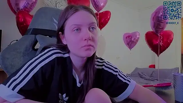 Snapshot of Holy_Kveta chatting on February 14, 3:03 am Holy Kveta online show from February 14, 3:03 am