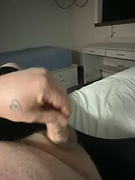 arcticman103 online show from February 5, 4:39 am