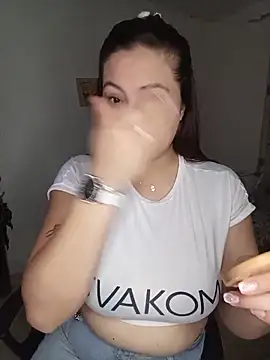 Snapshot of Nohelia_ chatting on May 18, 1:56 am Nohelia online show from May 18, 1:56 am