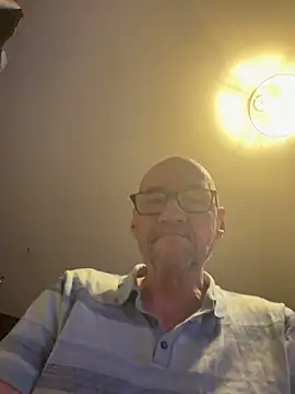 dirtyjaz04 online show from April 18, 9:37 pm