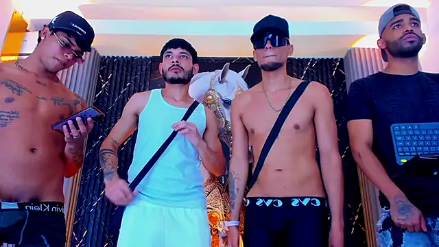 Snapshot of the_knights_of_the_night chatting on February 5, 6:40 am the knights of the night online show from February 5, 6:40 am