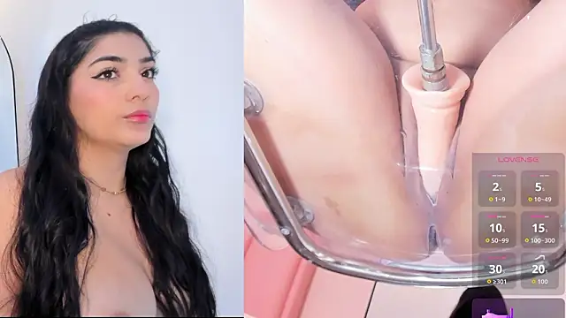 Snapshot of bella_nana24 chatting on February 17, 12:01 pm bella nana24 online show from February 17, 12:01 pm