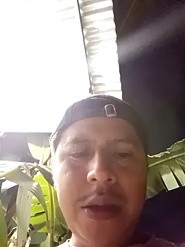 Snapshot of elburrotio chatting on April 14, 11:27 am elburrotio online show from April 14, 11:27 am