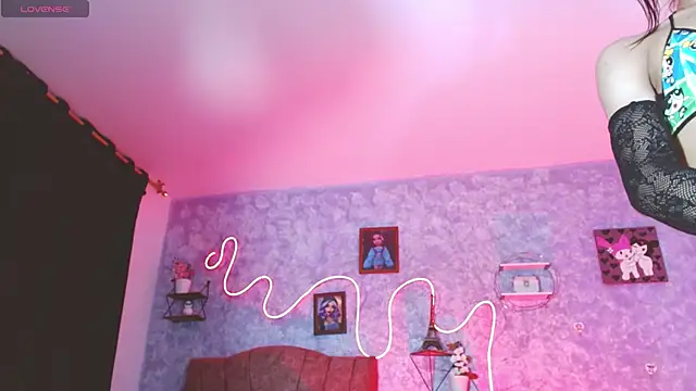 Everlin  Hot  online show from April 18, 4:38 am