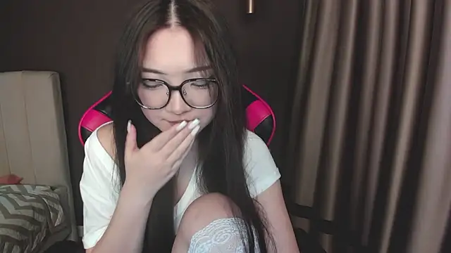 Snapshot of say7maya chatting on February 4, 6:08 am say7maya online show from February 4, 6:08 am