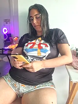 Snapshot of katy_randy1 chatting on May 20, 4:57 pm katy randy1 online show from May 20, 4:57 pm