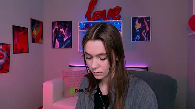 laurenmurrr online show from March 6, 10:34 am