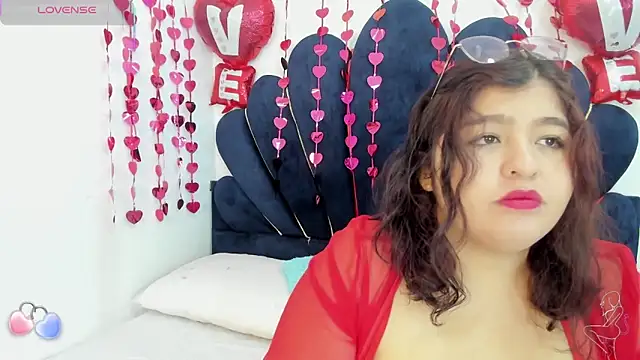 dahlialee online show from February 5, 12:10 pm