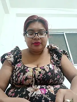 Snapshot of Elie_Hallway chatting on February 5, 8:02 pm Elie Hallway online show from February 5, 8:02 pm