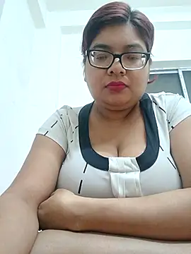 Snapshot of Elie_Hallway chatting on February 23, 11:46 pm Elie Hallway online show from February 23, 11:46 pm