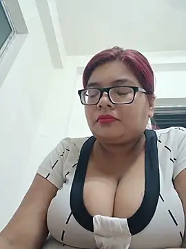 Snapshot of Elie_Hallway chatting on June 8, 5:46 pm Elie Hallway online show from June 8, 5:46 pm
