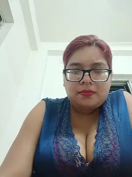 Snapshot of Elie_Hallway chatting on June 9, 5:46 pm Elie Hallway online show from June 9, 5:46 pm
