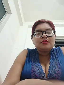 Snapshot of Elie_Hallway chatting on June 10, 6:18 pm Elie Hallway online show from June 10, 6:18 pm