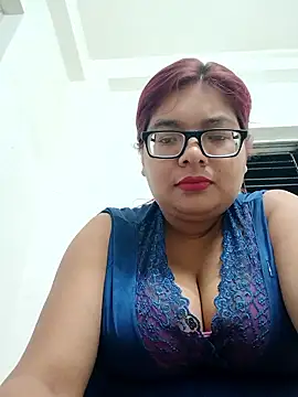 Snapshot of Elie_Hallway chatting on June 11, 6:50 pm Elie Hallway online show from June 11, 6:50 pm