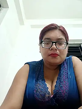 Snapshot of Elie_Hallway chatting on June 12, 6:40 pm Elie Hallway online show from June 12, 6:40 pm
