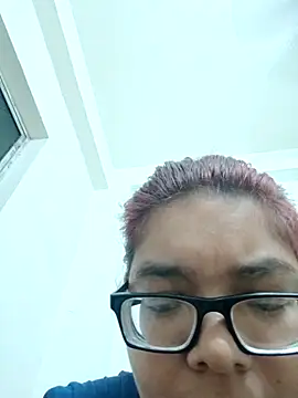Snapshot of Elie_Hallway chatting on June 13, 6:28 pm Elie Hallway online show from June 13, 6:28 pm