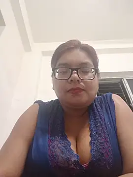 Snapshot of Elie_Hallway chatting on June 14, 6:43 pm Elie Hallway online show from June 14, 6:43 pm
