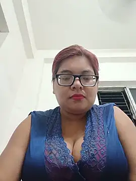 Snapshot of Elie_Hallway chatting on June 20, 6:33 pm Elie Hallway online show from June 20, 6:33 pm