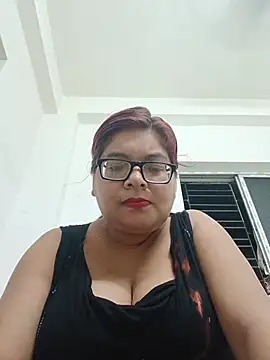 Snapshot of Elie_Hallway chatting on June 28, 6:47 pm Elie Hallway online show from June 28, 6:47 pm