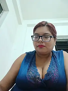 Snapshot of Elie_Hallway chatting on July 4, 6:47 pm Elie Hallway online show from July 4, 6:47 pm