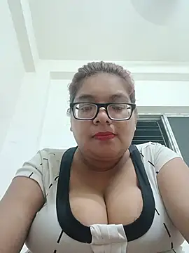 Snapshot of Elie_Hallway chatting on July 9, 7:07 pm Elie Hallway online show from July 9, 7:07 pm