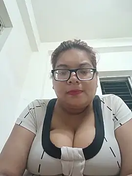 Snapshot of Elie_Hallway chatting on July 23, 7:34 pm Elie Hallway online show from July 23, 7:34 pm